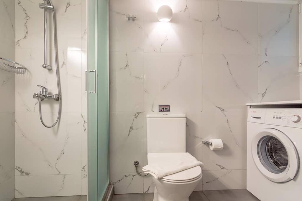 Bright Apartment For 6 Ppl In Atény Exteriér fotografie