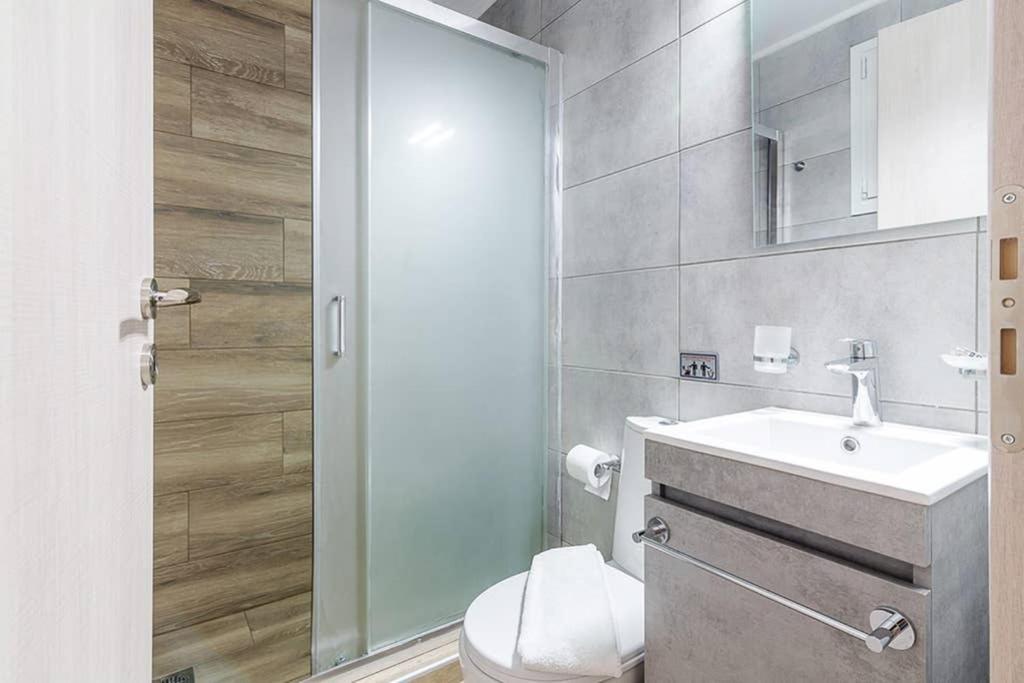 Bright Apartment For 6 Ppl In Atény Exteriér fotografie