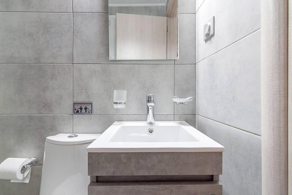 Bright Apartment For 6 Ppl In Atény Exteriér fotografie